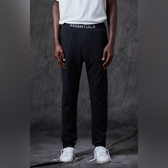 Fear of God Essentials Essentials Black Lounge Pants
Size M - Picture 2 of 13